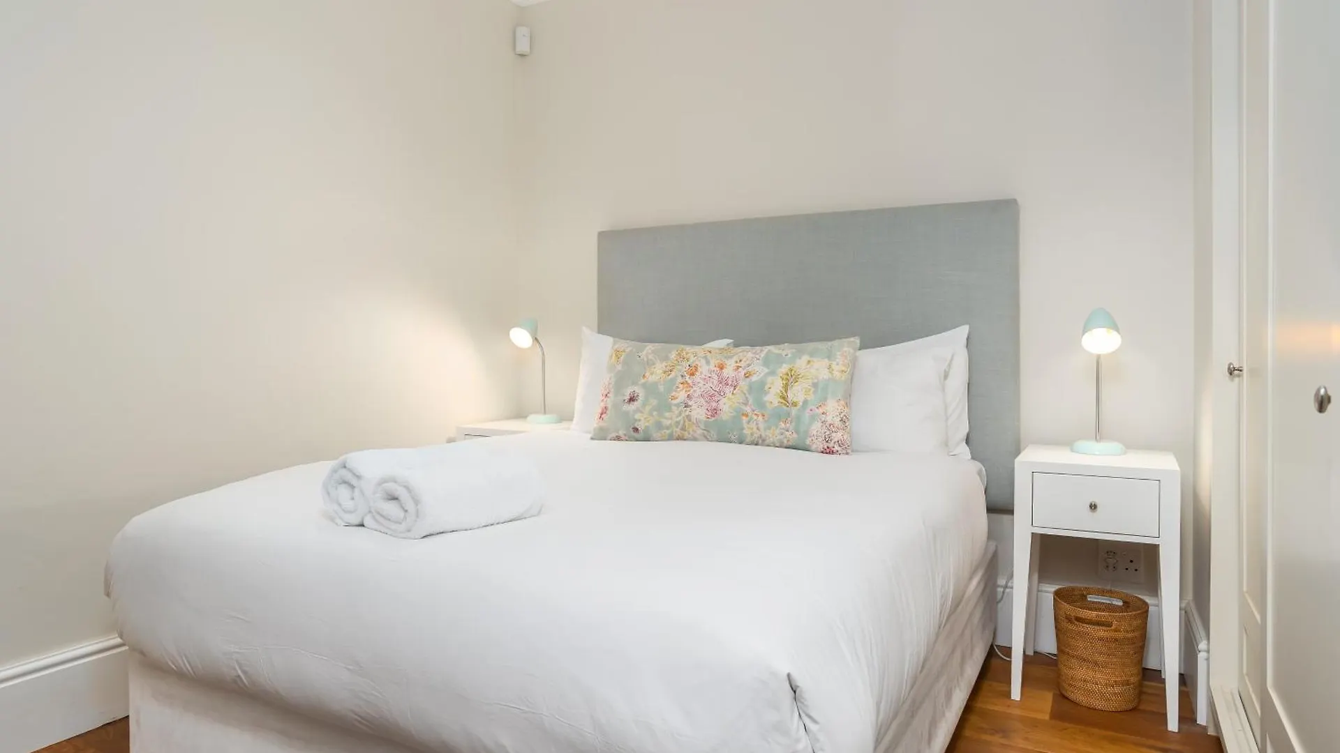 Light & Airy 3 Bedroom Green Point Family Home Cape Town