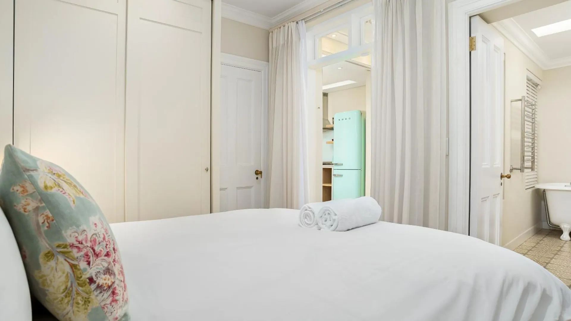 Light & Airy 3 Bedroom Green Point Family Home Cape Town Tatil Evi
