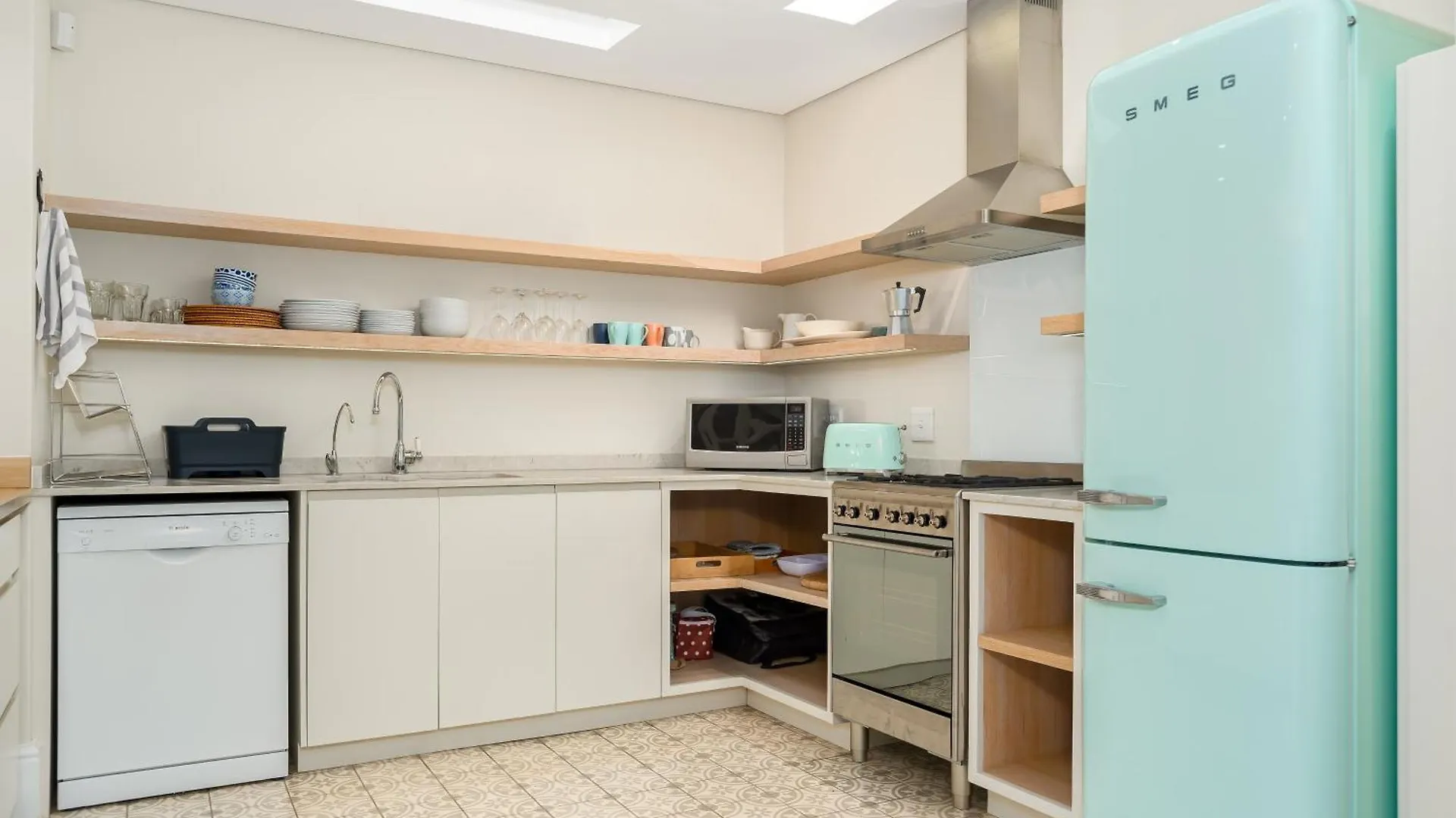 Tatil Evi Light & Airy 3 Bedroom Green Point Family Home Cape Town